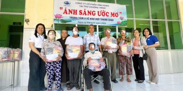 Tổ đình Kim Cang – Cty Vĩnh Hoàn mỗ mắt tại BV Thanh Bình Đồng Tháp.