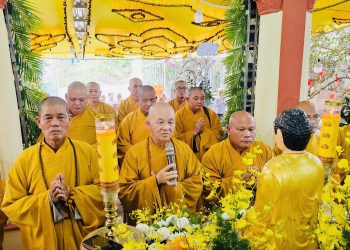 Ban Trị sự GHPGVN tỉnh, Ban Giám hiệu và Tăng ni sinh Trường TCPH Tây Ninh viếng Lễ tang Thân mẫu TT. Thích Phước Cường.