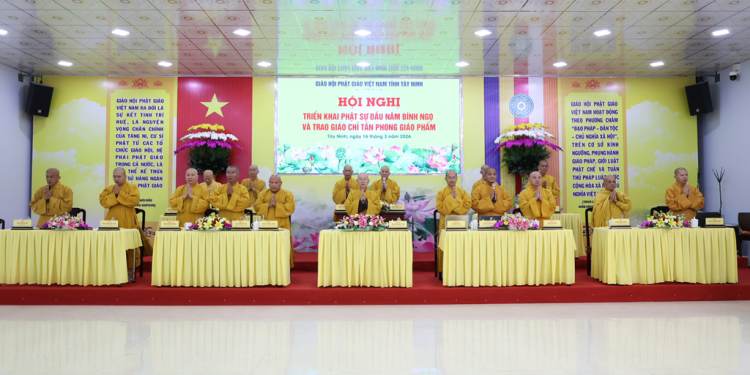 BTS GHPGVN tỉnh Tây Ninh tổ chức Hội nghị triển khai Phật sự đầu năm Bính Ngọ và Trao giáo chỉ tấn phong giáo phẩm
