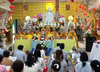 Đức Hòa: Đạo tràng Cát Tường trang nghiêm tổ chức đàn Dược Sư thất châu, khai giảng khóa tu An Lạc và trao 100 phần quà từ thiện