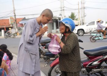 Hậu Nghĩa: Chùa Tân Phước lan tỏa giá trị nhân văn, thiết thực chăm lo đời sống người dân qua 400 suất ăn nghĩa tình