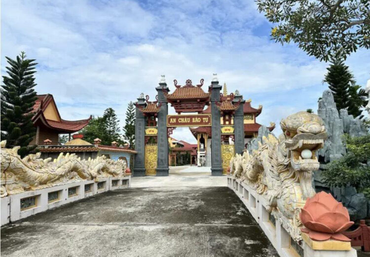 An Lục Long: Hội Dòng Mến Thánh Giá Mỹ Tho thăm và giao lưu tại chùa An Châu