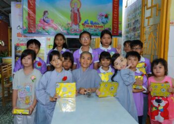 Hậu Nghĩa: Chùa Tân Phước tổ chức Đại lễ Vu Lan và trao quà gieo duyên