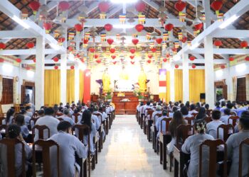 Đức Hòa: Gần 200 học viên Lớp Giáo lý Phật học Minh Phương bước vào buổi học đầu tiên với thời pháp “Ý nghĩa Phật học Chánh tín”