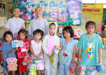 Tây Ninh: Chùa Tân Phước mang Tết Trung thu yêu thương đến với thiếu nhi