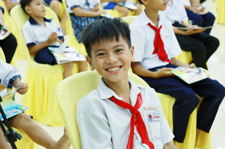 Tây Ninh: Chương trình “Trung thu mơ ước” trao 200 phần quà đến trẻ em có hoàn cảnh khó khăn tại Chùa Pháp Minh