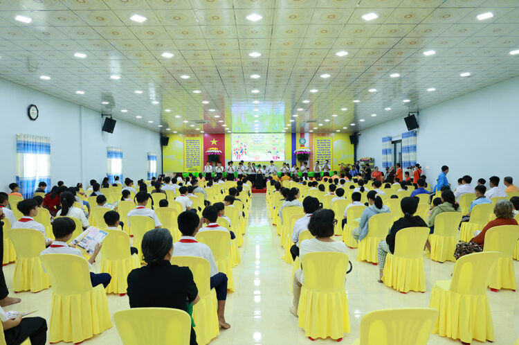 Tây Ninh: Chương trình “Trung thu mơ ước” trao 200 phần quà đến trẻ em có hoàn cảnh khó khăn tại Chùa Pháp Minh